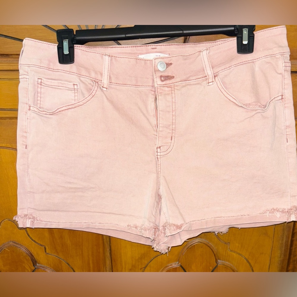SO Women’s Denim Shorts in Pink Size 16